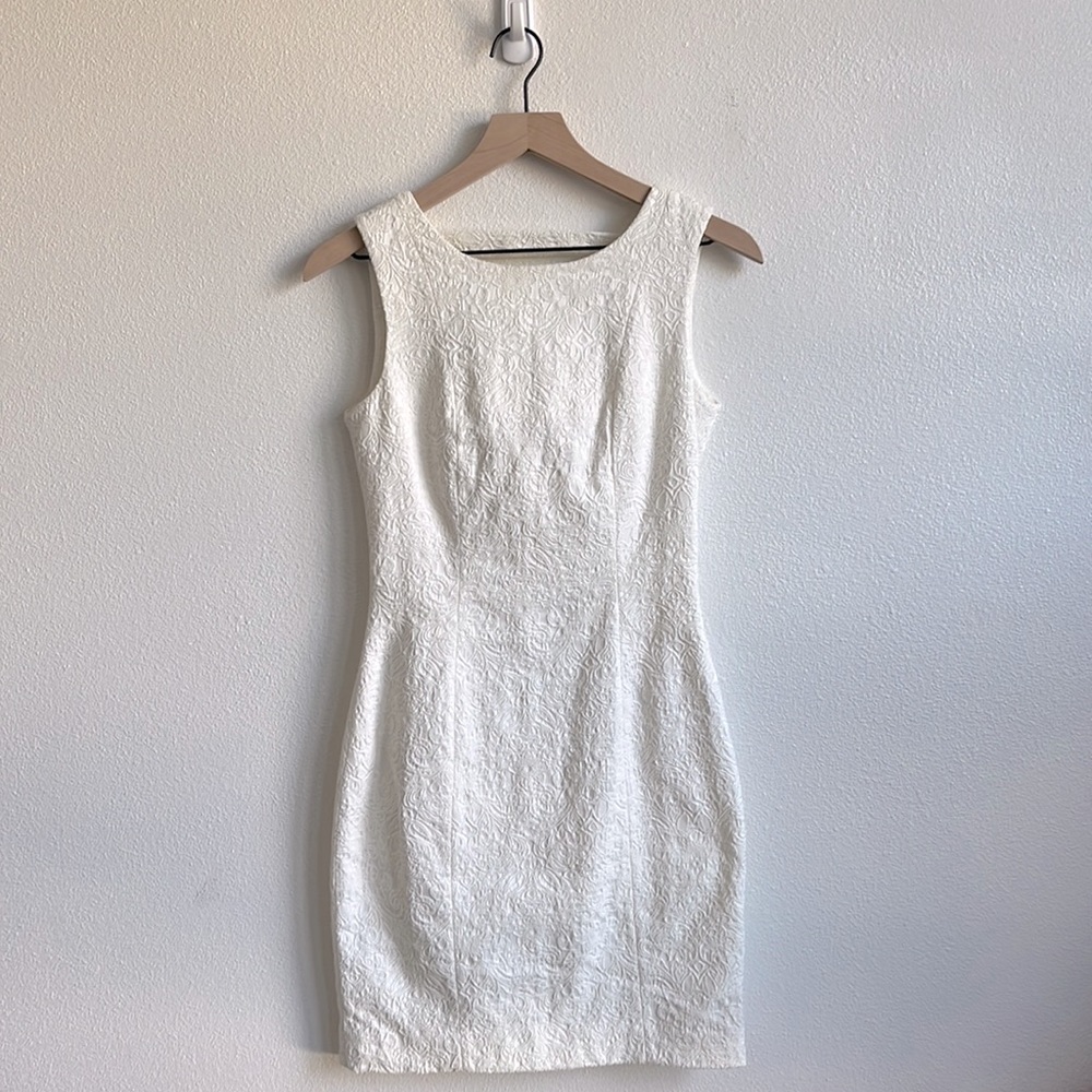 H&M Size 6 Off-White Embroidered Fitted Dress